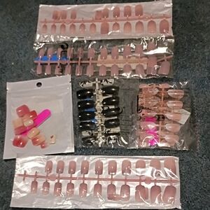 Assorted Pink and Black False Nail Set